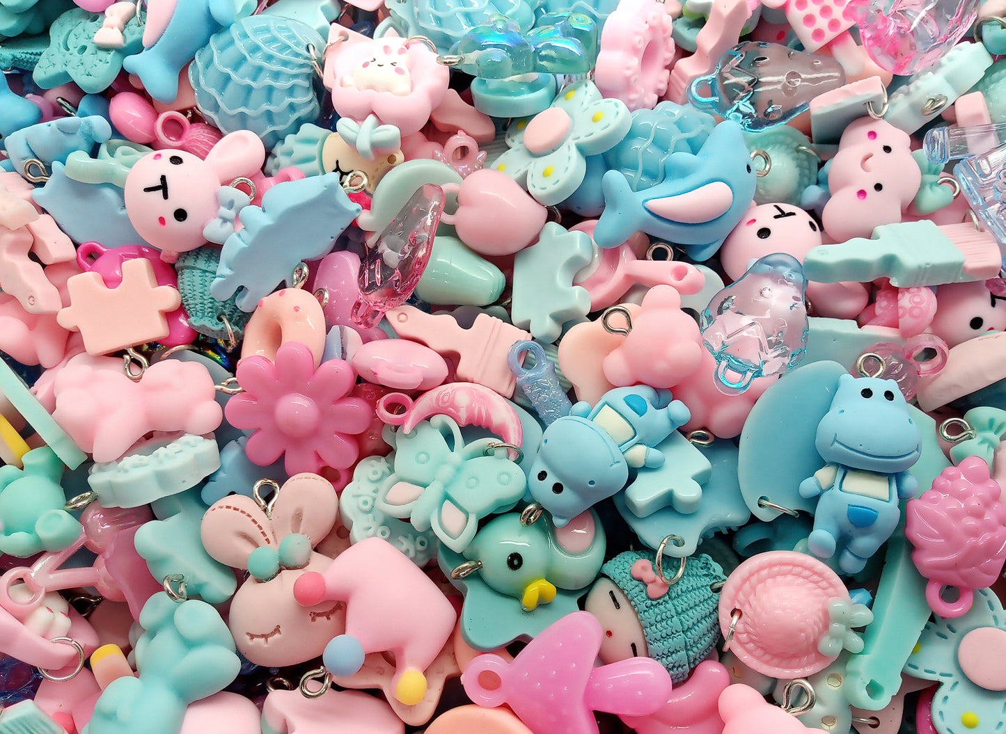 Cute Charm Mix in Pink & blue, 30 pieces, Pastel Resin and Acrylic Mix