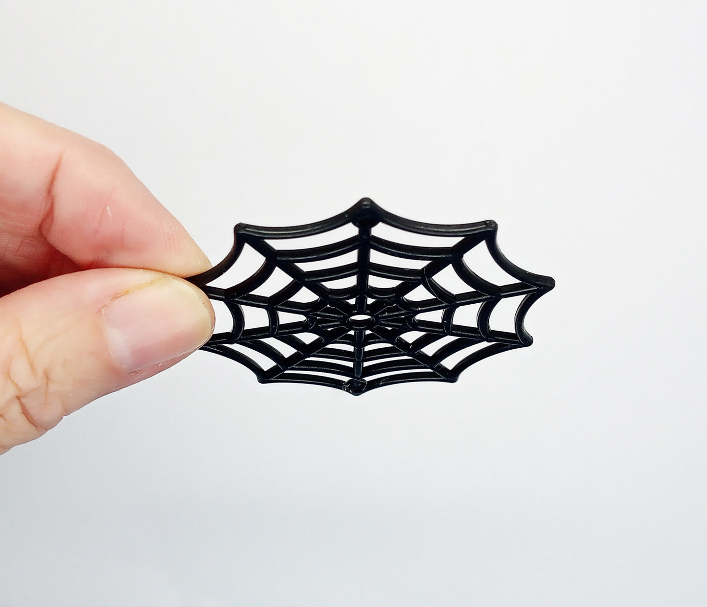 Spiderweb Pendants, Plastic Web Shape for Halloween, 6 pcs