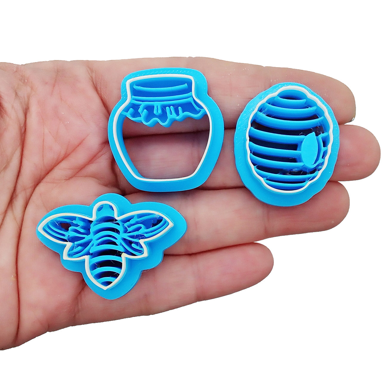 Clay cutters for spring: bee, honey pot and beehive