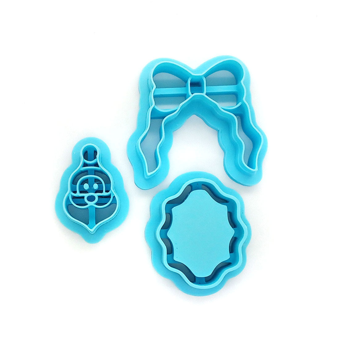 Santa in frame with bow clay cutter set