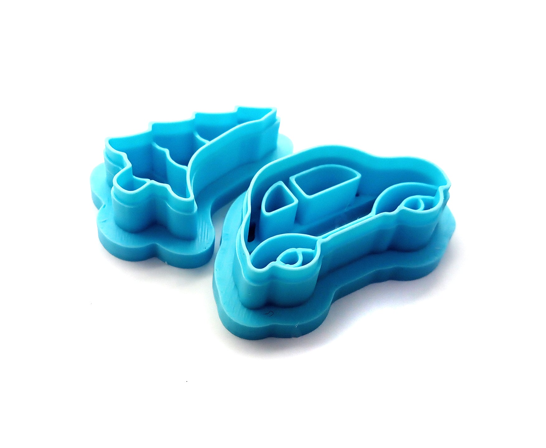 Christmas Clay Cutters, Christmas Tree on Car, lightweight polymer clay cutters with sturdy sharp blades for clean cuts.