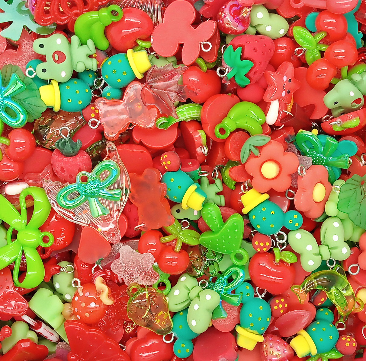 Cute Charm Mix in Red & Green, 30 pieces, Christmas Resin and Acrylic Mix